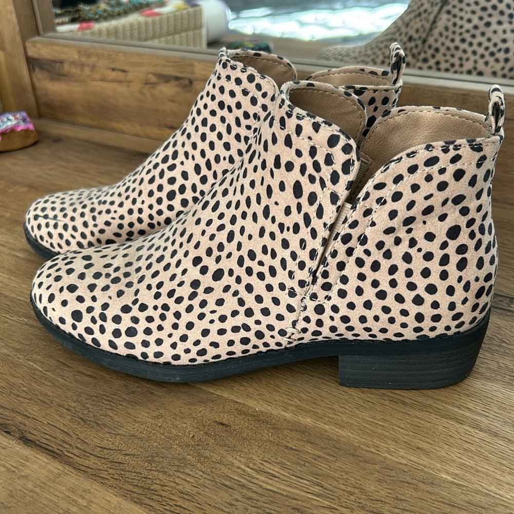 Trendy boots